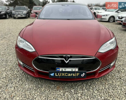 Красный Тесла Модель С, объемом двигателя 0 л и пробегом 198 тыс. км за 16500 $, фото 4 на Automoto.ua