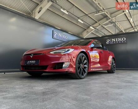 Красный Тесла Модель С, объемом двигателя 0 л и пробегом 234 тыс. км за 16300 $, фото 2 на Automoto.ua