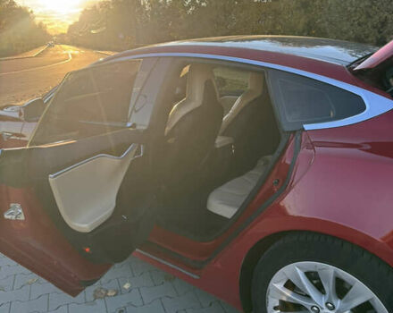 Красный Тесла Модель С, объемом двигателя 0 л и пробегом 91 тыс. км за 17000 $, фото 20 на Automoto.ua