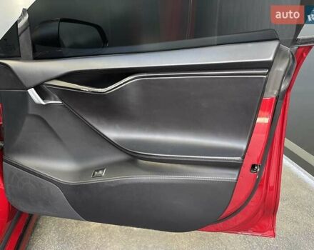 Красный Тесла Модель С, объемом двигателя 0 л и пробегом 234 тыс. км за 16300 $, фото 39 на Automoto.ua