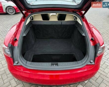 Красный Тесла Модель С, объемом двигателя 0 л и пробегом 157 тыс. км за 9800 $, фото 10 на Automoto.ua