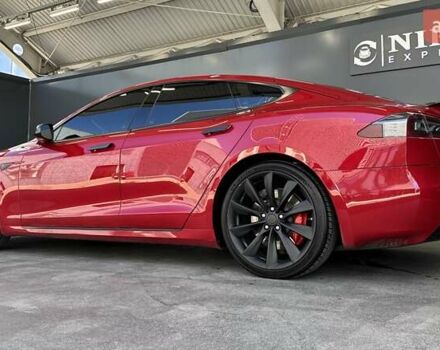 Красный Тесла Модель С, объемом двигателя 0 л и пробегом 234 тыс. км за 16300 $, фото 9 на Automoto.ua