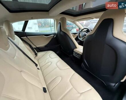 Красный Тесла Модель С, объемом двигателя 0 л и пробегом 157 тыс. км за 9800 $, фото 24 на Automoto.ua