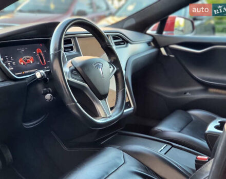 Червоний Тесла Модель С, об'ємом двигуна 0 л та пробігом 160 тис. км за 16700 $, фото 12 на Automoto.ua