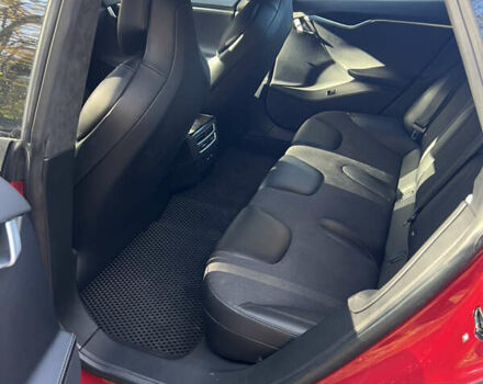 Красный Тесла Модель С, объемом двигателя 0 л и пробегом 94 тыс. км за 17900 $, фото 11 на Automoto.ua