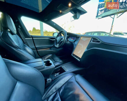 Красный Тесла Модель С, объемом двигателя 0 л и пробегом 87 тыс. км за 16350 $, фото 44 на Automoto.ua