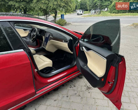 Красный Тесла Модель С, объемом двигателя 0 л и пробегом 104 тыс. км за 18500 $, фото 7 на Automoto.ua
