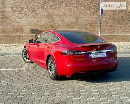 Красный Тесла Модель С, объемом двигателя 0 л и пробегом 99 тыс. км за 25999 $, фото 10 на Automoto.ua