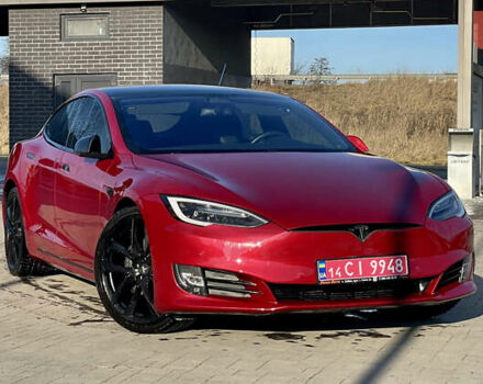 Красный Тесла Модель С, объемом двигателя 0 л и пробегом 87 тыс. км за 16350 $, фото 3 на Automoto.ua