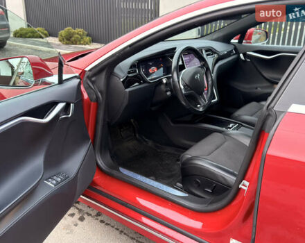 Красный Тесла Модель С, объемом двигателя 0 л и пробегом 204 тыс. км за 18300 $, фото 18 на Automoto.ua