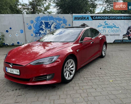 Красный Тесла Модель С, объемом двигателя 0 л и пробегом 104 тыс. км за 18500 $, фото 1 на Automoto.ua