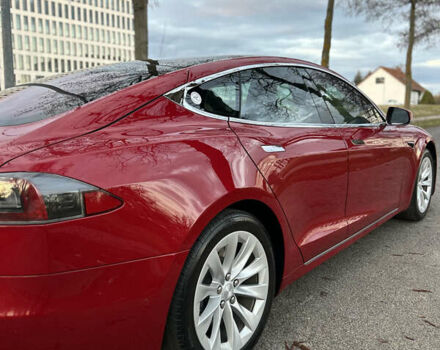 Красный Тесла Модель С, объемом двигателя 0 л и пробегом 115 тыс. км за 18999 $, фото 5 на Automoto.ua