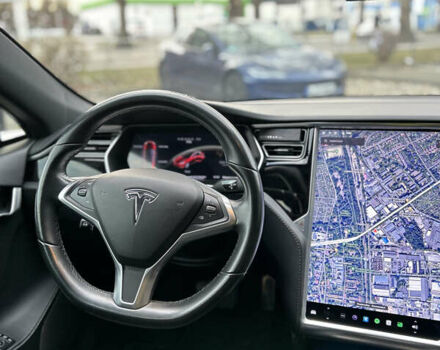 Красный Тесла Модель С, объемом двигателя 0 л и пробегом 115 тыс. км за 18999 $, фото 12 на Automoto.ua