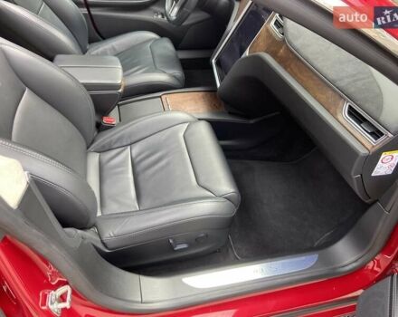 Красный Тесла Модель С, объемом двигателя 0 л и пробегом 113 тыс. км за 21800 $, фото 13 на Automoto.ua