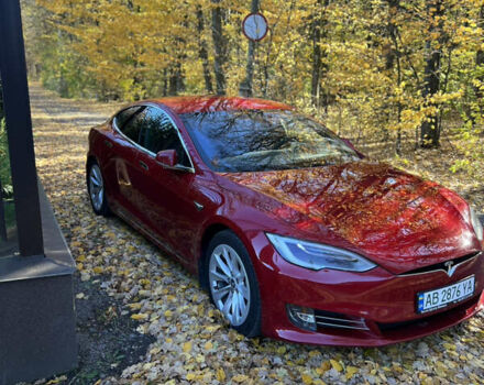 Красный Тесла Модель С, объемом двигателя 0 л и пробегом 94 тыс. км за 17900 $, фото 2 на Automoto.ua