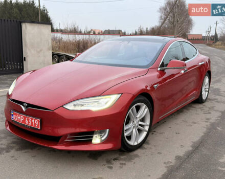 Красный Тесла Модель С, объемом двигателя 0 л и пробегом 204 тыс. км за 18300 $, фото 1 на Automoto.ua