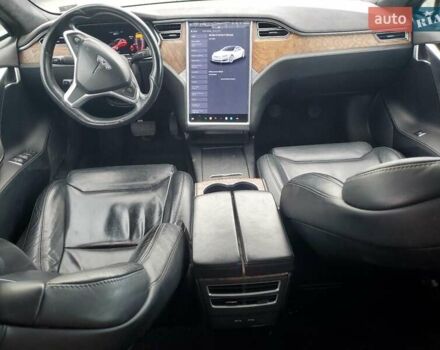 Красный Тесла Модель С, объемом двигателя 0 л и пробегом 125 тыс. км за 6800 $, фото 7 на Automoto.ua