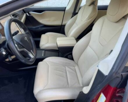 Красный Тесла Модель С, объемом двигателя 0 л и пробегом 58 тыс. км за 12000 $, фото 7 на Automoto.ua