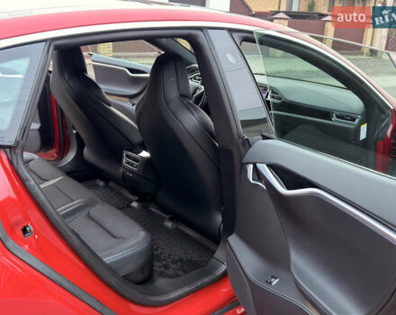 Красный Тесла Модель С, объемом двигателя 0 л и пробегом 204 тыс. км за 18300 $, фото 13 на Automoto.ua