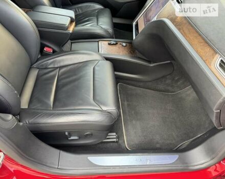 Червоний Тесла Модель С, об'ємом двигуна 0 л та пробігом 99 тис. км за 25999 $, фото 7 на Automoto.ua