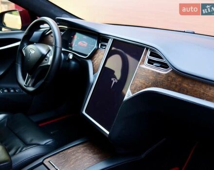 Червоний Тесла Модель С, об'ємом двигуна 0 л та пробігом 153 тис. км за 29999 $, фото 1 на Automoto.ua