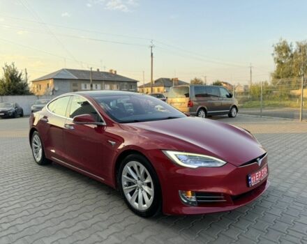 Красный Тесла Модель С, объемом двигателя 0 л и пробегом 156 тыс. км за 17300 $, фото 2 на Automoto.ua
