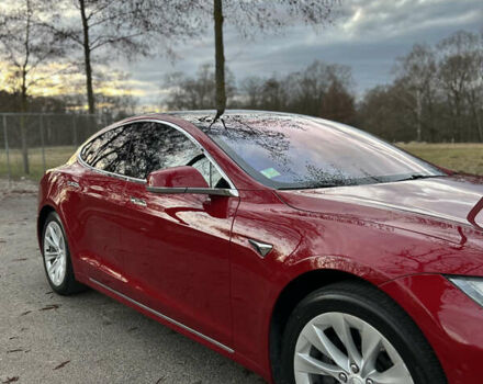 Красный Тесла Модель С, объемом двигателя 0 л и пробегом 115 тыс. км за 18999 $, фото 4 на Automoto.ua