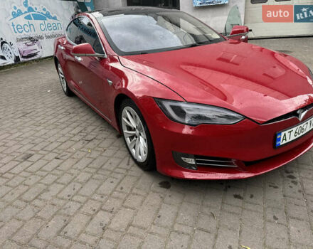 Красный Тесла Модель С, объемом двигателя 0 л и пробегом 104 тыс. км за 18500 $, фото 3 на Automoto.ua