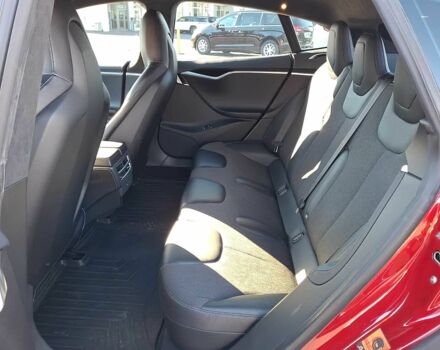 Красный Тесла Модель С, объемом двигателя 0 л и пробегом 67 тыс. км за 14000 $, фото 9 на Automoto.ua