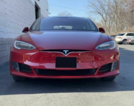 Красный Тесла Модель С, объемом двигателя 0 л и пробегом 58 тыс. км за 12000 $, фото 1 на Automoto.ua