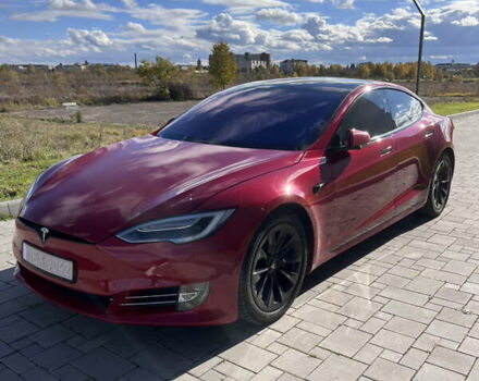 Красный Тесла Модель С, объемом двигателя 0 л и пробегом 134 тыс. км за 20000 $, фото 1 на Automoto.ua