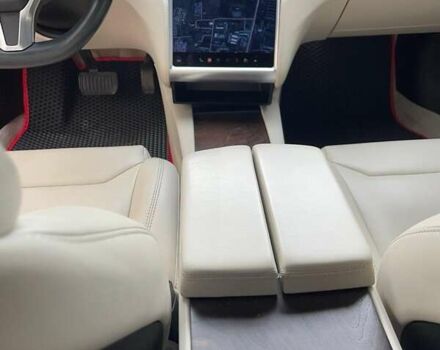 Червоний Тесла Модель С, об'ємом двигуна 0 л та пробігом 220 тис. км за 27700 $, фото 33 на Automoto.ua