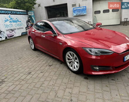 Красный Тесла Модель С, объемом двигателя 0 л и пробегом 104 тыс. км за 18500 $, фото 2 на Automoto.ua