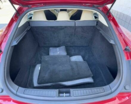 Красный Тесла Модель С, объемом двигателя 0 л и пробегом 58 тыс. км за 12000 $, фото 13 на Automoto.ua