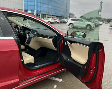 Червоний Тесла Модель С, об'ємом двигуна 0 л та пробігом 125 тис. км за 16800 $, фото 10 на Automoto.ua