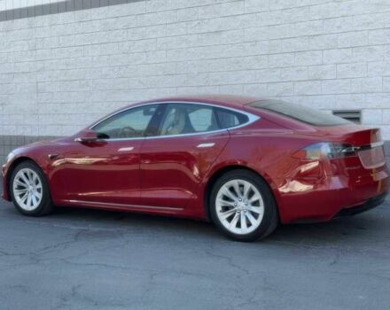 Красный Тесла Модель С, объемом двигателя 0 л и пробегом 58 тыс. км за 12000 $, фото 5 на Automoto.ua