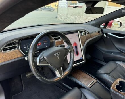 Красный Тесла Модель С, объемом двигателя 0 л и пробегом 156 тыс. км за 17300 $, фото 3 на Automoto.ua