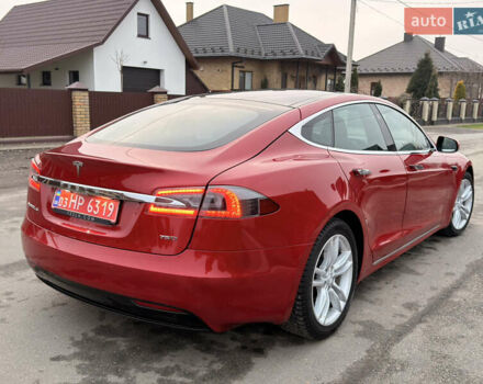 Красный Тесла Модель С, объемом двигателя 0 л и пробегом 204 тыс. км за 18300 $, фото 3 на Automoto.ua