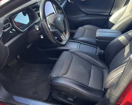 Красный Тесла Модель С, объемом двигателя 0 л и пробегом 94 тыс. км за 17900 $, фото 8 на Automoto.ua