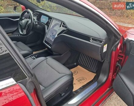 Красный Тесла Модель С, объемом двигателя 0 л и пробегом 182 тыс. км за 17999 $, фото 13 на Automoto.ua