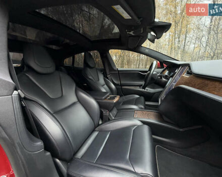 Красный Тесла Модель С, объемом двигателя 0 л и пробегом 120 тыс. км за 18900 $, фото 27 на Automoto.ua