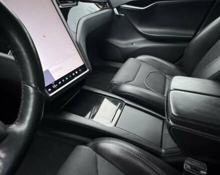 Тесла Модель С 2018 в Киеве на Automoto.ua Красный Тесла Модель С, объемом двигателя 0 л и пробегом 138 тыс. км за 18999 $, фото 29 на Automoto.ua