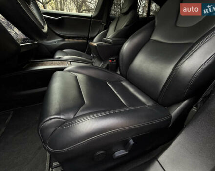 Красный Тесла Модель С, объемом двигателя 0 л и пробегом 120 тыс. км за 18900 $, фото 21 на Automoto.ua