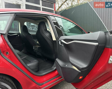 Красный Тесла Модель С, объемом двигателя 0 л и пробегом 2 тыс. км за 21999 $, фото 13 на Automoto.ua