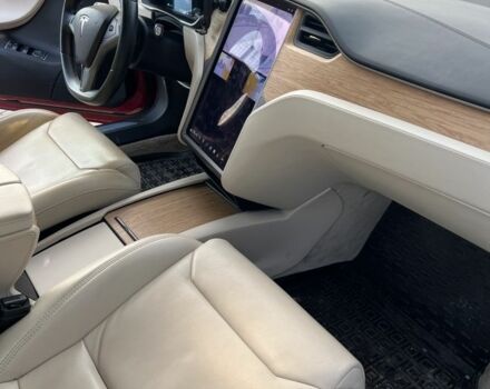 Красный Тесла Модель С, объемом двигателя 0 л и пробегом 253 тыс. км за 14900 $, фото 18 на Automoto.ua