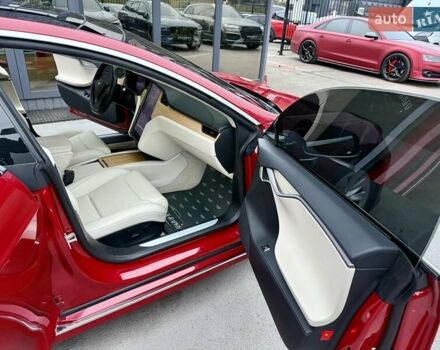 Красный Тесла Модель С, объемом двигателя 0 л и пробегом 79 тыс. км за 17900 $, фото 39 на Automoto.ua
