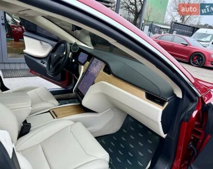 Красный Тесла Модель С, объемом двигателя 0 л и пробегом 79 тыс. км за 17900 $, фото 42 на Automoto.ua