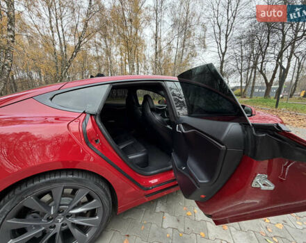 Красный Тесла Модель С, объемом двигателя 0 л и пробегом 120 тыс. км за 18900 $, фото 24 на Automoto.ua