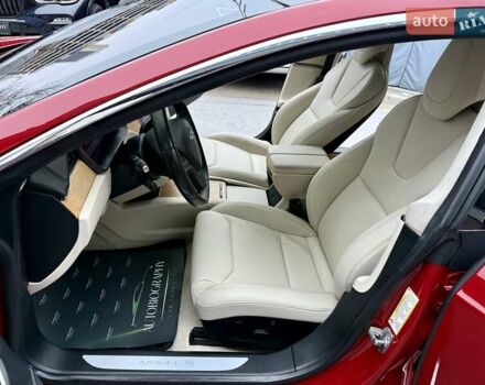 Красный Тесла Модель С, объемом двигателя 0 л и пробегом 79 тыс. км за 17900 $, фото 26 на Automoto.ua