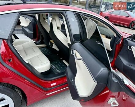 Красный Тесла Модель С, объемом двигателя 0 л и пробегом 79 тыс. км за 17900 $, фото 38 на Automoto.ua